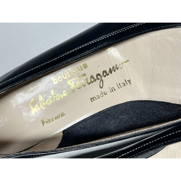 Salvatore Ferragamo Leather Pumps Heels 8 AAA Black Gold Script Logo Slip On - Picture 4 of 12